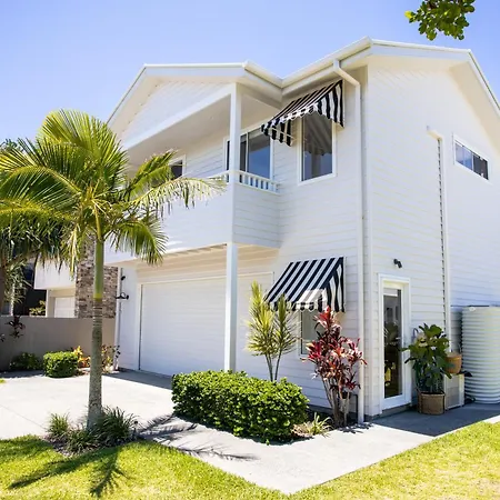 Beachfront Apartment Casuarina Exterior photo
