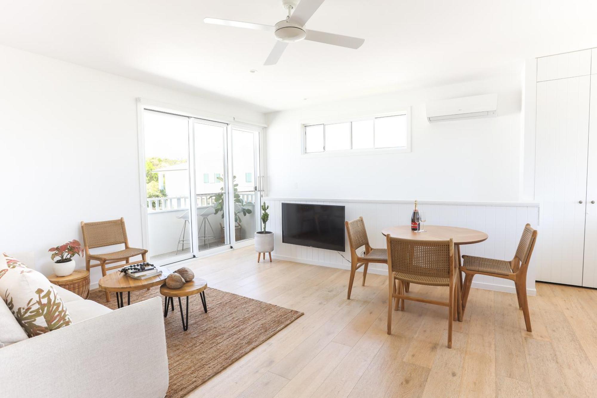 Beachfront Apartment *